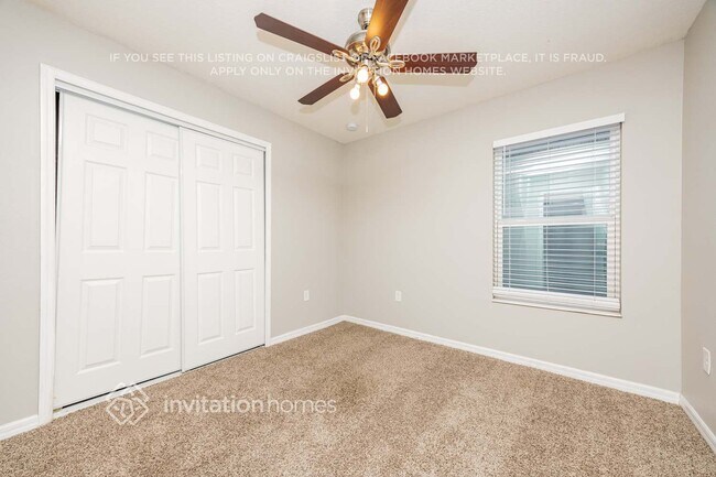 Building Photo - 10619 Laguna Plains Dr