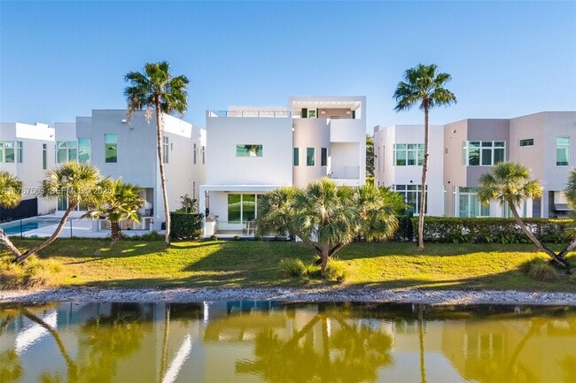 Building Photo - 10561 NW 67th Terrace