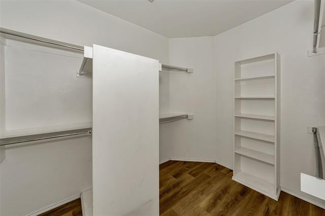 Building Photo - 2428 Kingsley Dr