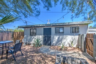 Building Photo - 328 N 12th St