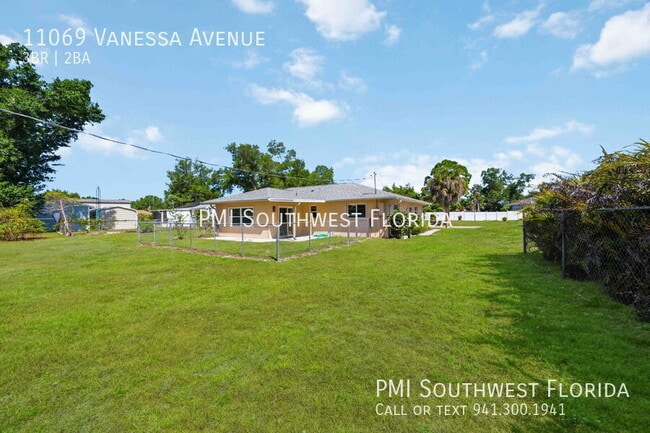 Building Photo - 11069 Vanessa Ave