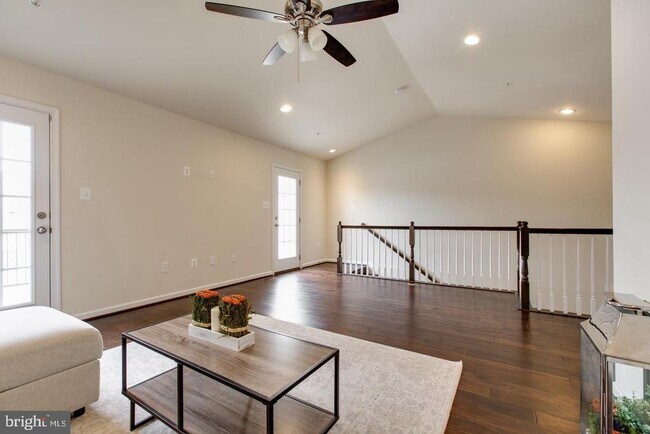 Building Photo - 7201 Thackley Way