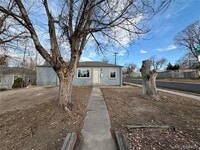 Building Photo - 700 Perry St