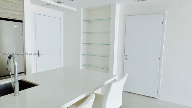 Building Photo - 300 S Biscayne Blvd