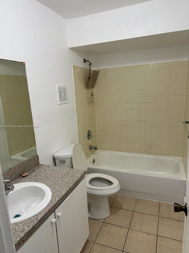 Building Photo - 17255 SW 95th Ave