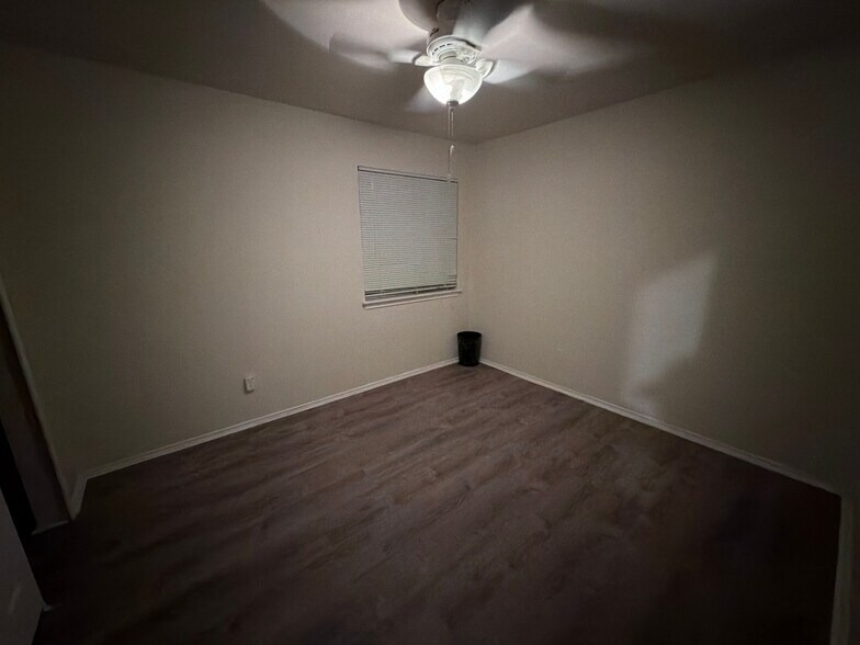 Building Photo - Room in Single Family Home on Socorro Bend