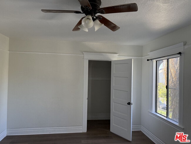 Building Photo - 1206 W 36th St