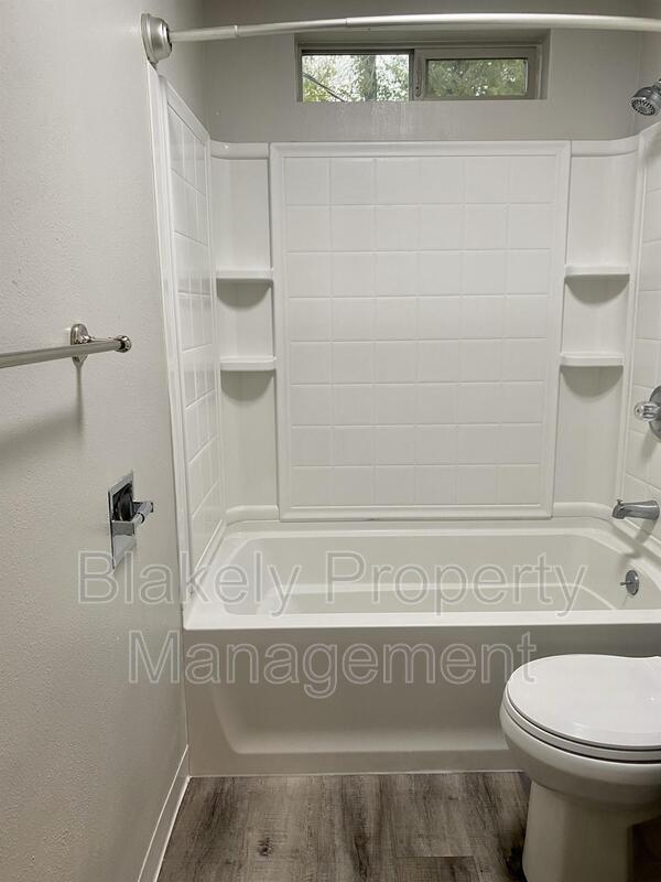 Building Photo - 3009 W Overland Rd