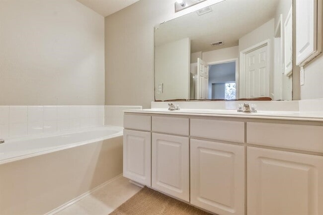 Building Photo - 9845 Youpon Ridge Way