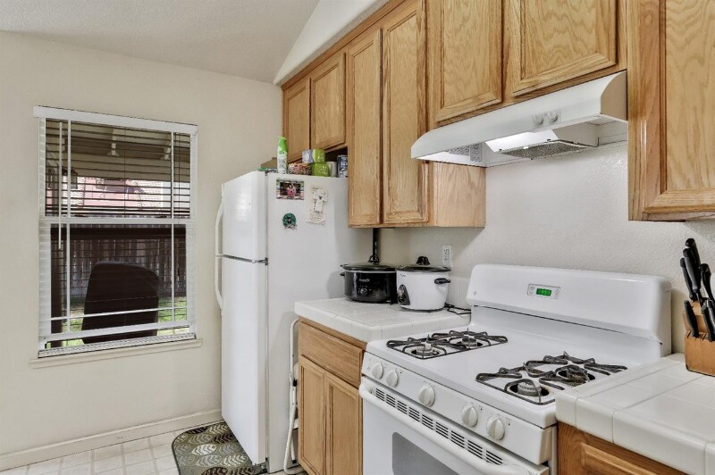 Building Photo - 540 W Deerwood Ln
