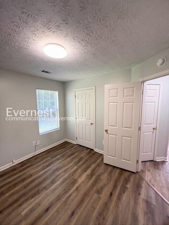 Building Photo - 1230 Creek View Ct