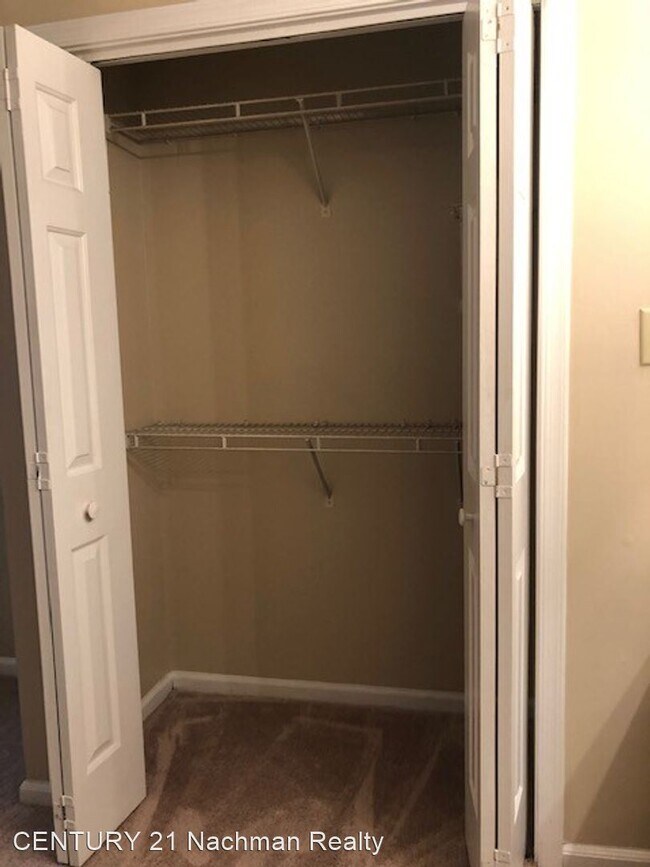 Building Photo - 2 br, 2.5 bath House - 26 Hard Wood Drive