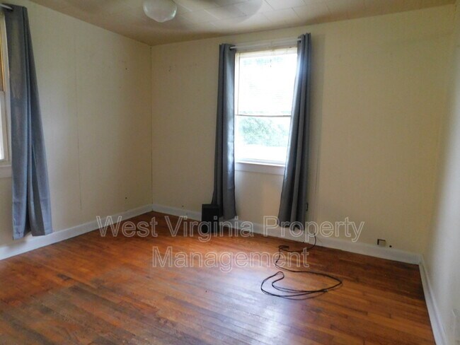 Building Photo - 186 Benedict Ln