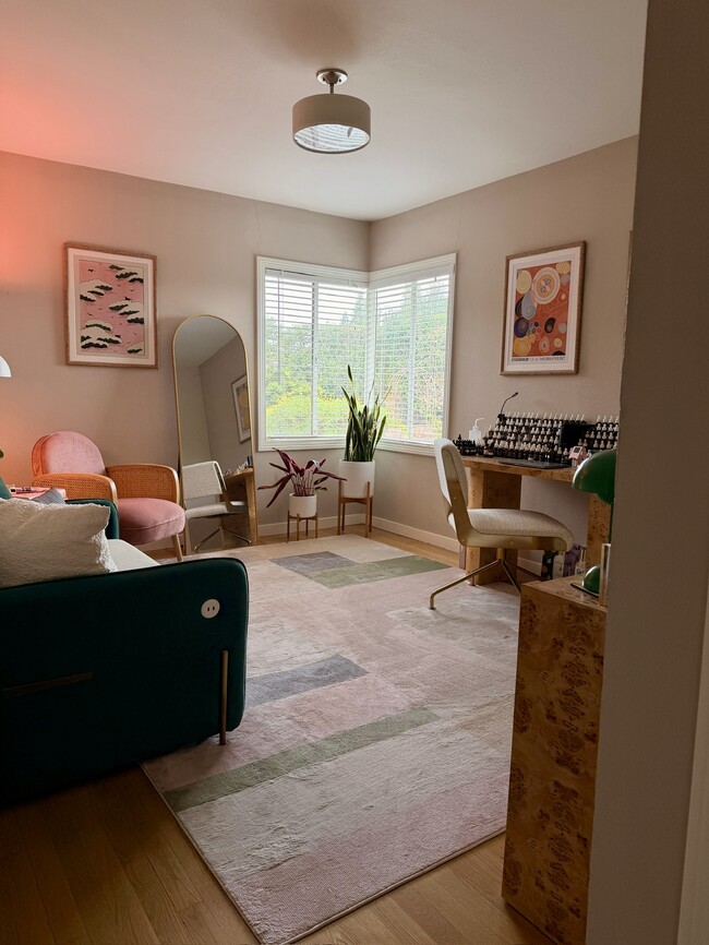 Building Photo - 3860 Linda Vista Ave