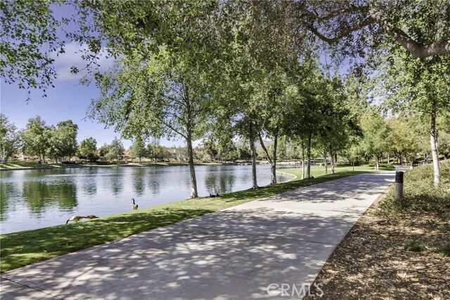 Building Photo - 5 Rosa