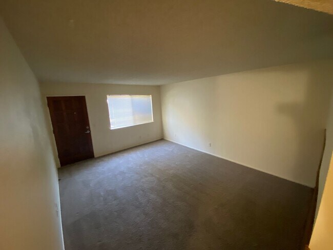 Building Photo - Cozy apartment for rent in Visalia