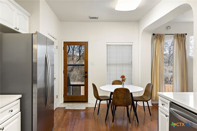 Building Photo - 13039 Scofield Farms Dr