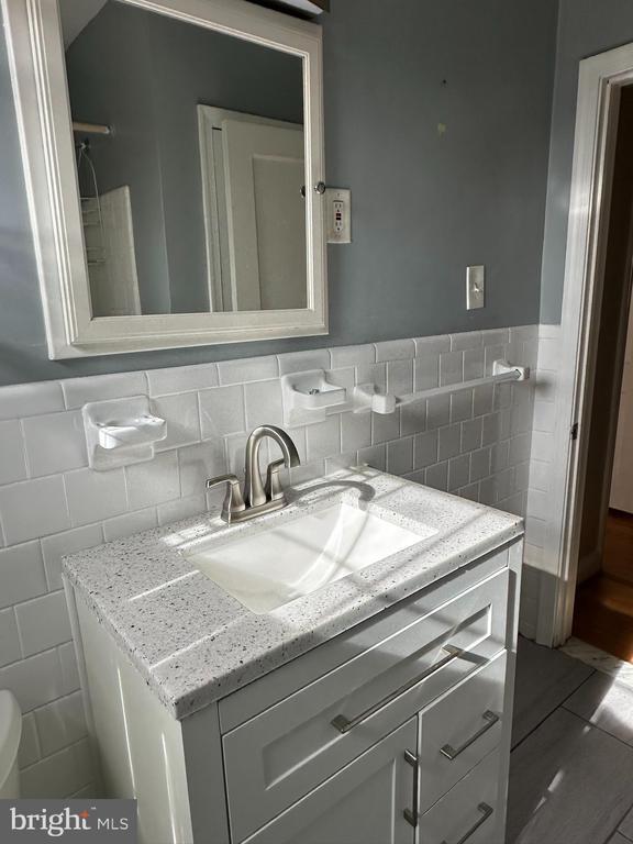 Building Photo - 1530 Cottage Ln