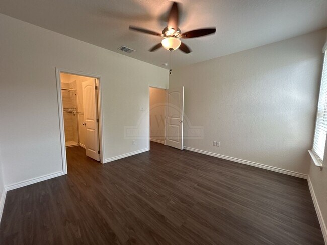 Building Photo - 5112 Rose Gdn Lp