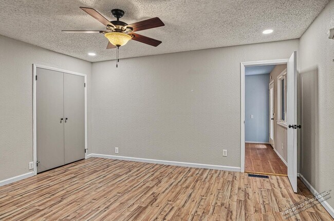 Building Photo - 8 Tarifa Ln