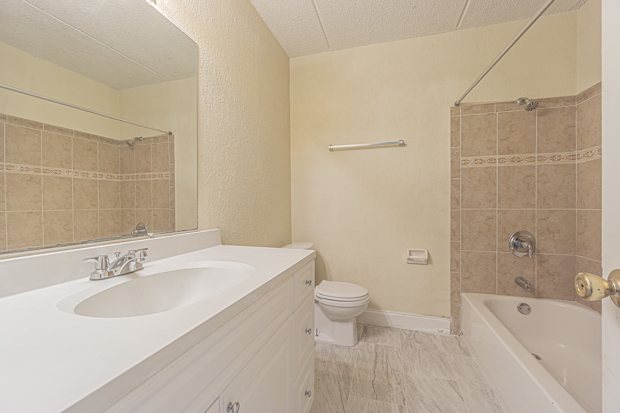 Building Photo - 2818 Somerset Park Dr