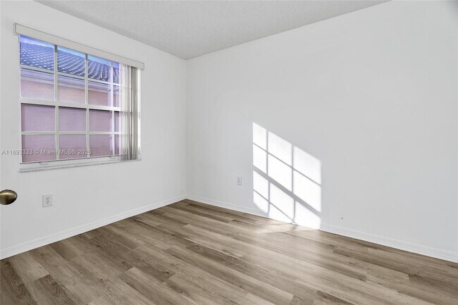 Building Photo - 106 Gables Blvd