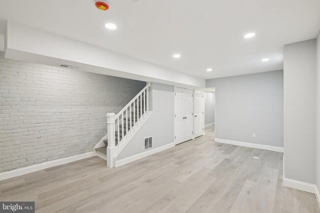 Building Photo - 729 Madison St NW