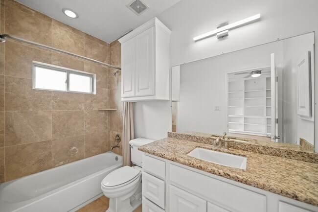 Building Photo - 9714 Braesmont Dr