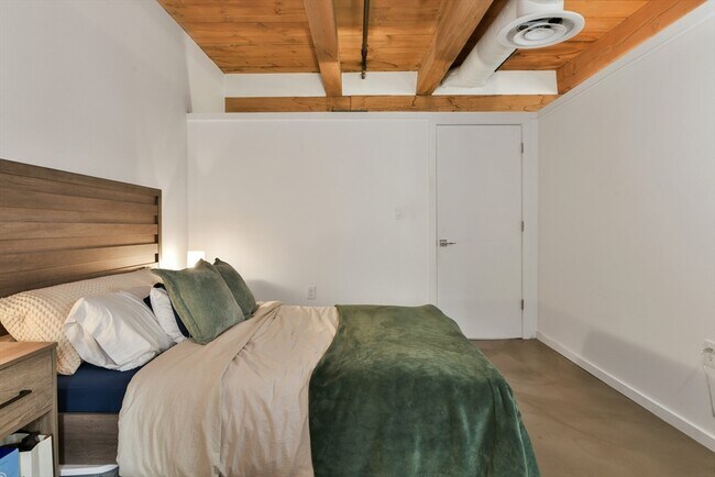 Building Photo - 90 Wareham St