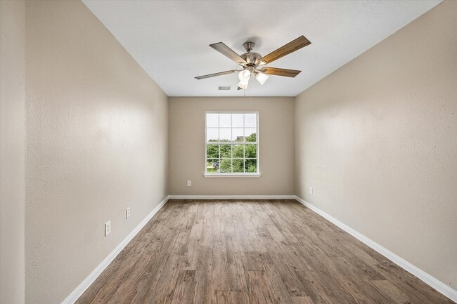 Building Photo - 15510 Kiplands Bend Dr