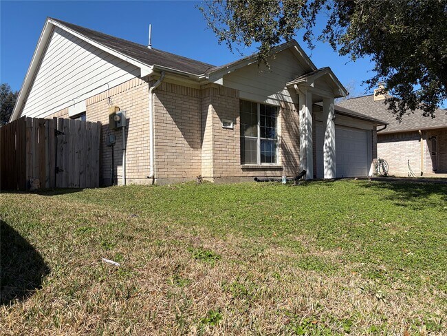 Building Photo - 15738 Boonridge Rd