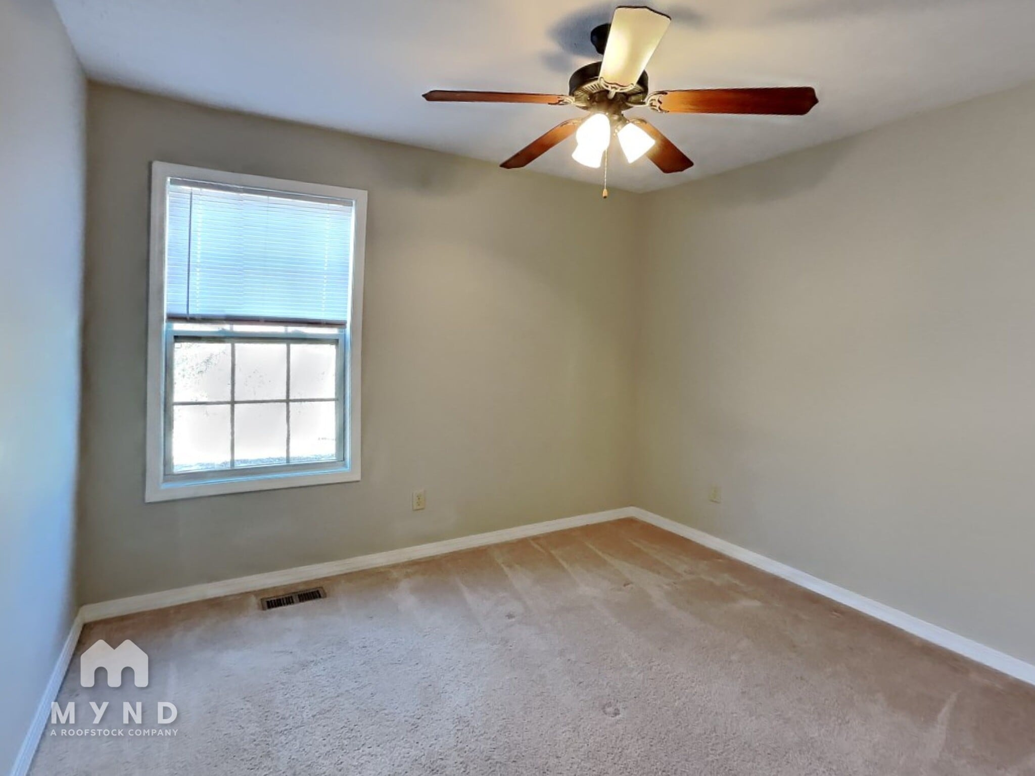 Building Photo - 664 S Mahn Ave