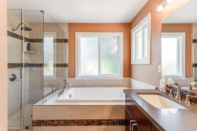 Building Photo - 12371 Saraglen Dr