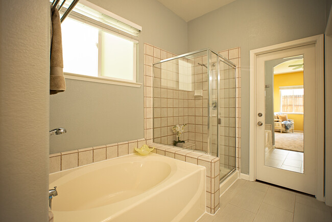 Building Photo - 563 Veneto Ct