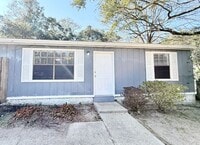 Building Photo - 3-Bedroom Duplex