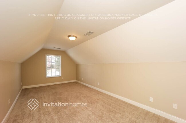 Building Photo - 9207 Golfview Cir