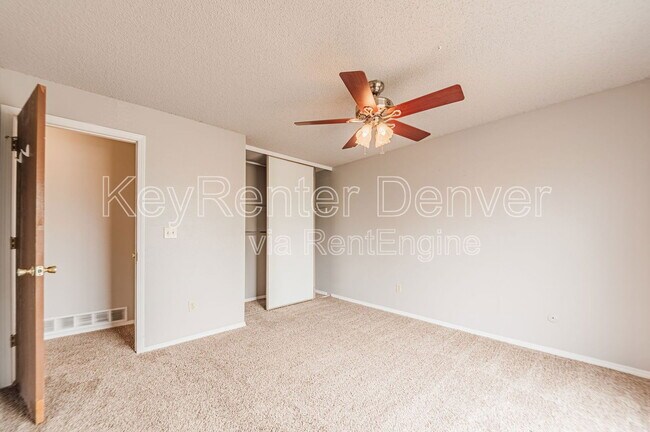 Building Photo - 1498 S Bahama St