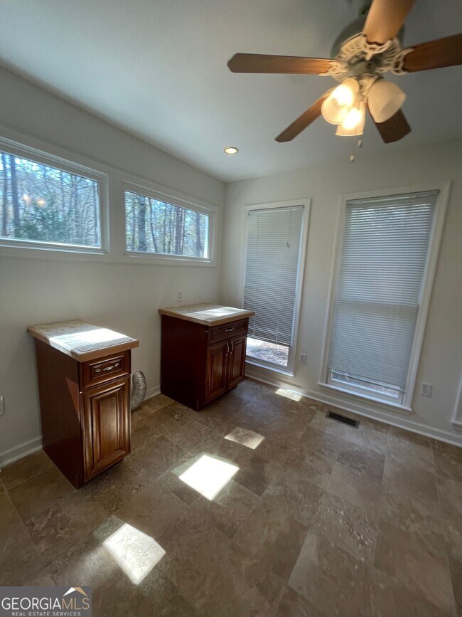 Building Photo - 121 Chipley Creek Dr