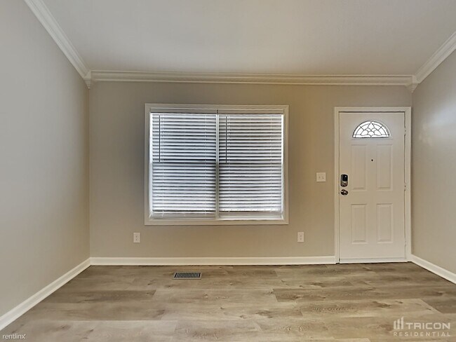 Building Photo - 1207 Bolton Dr