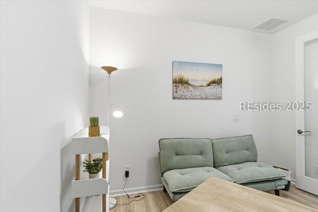 Building Photo - 855 Weekend Ave