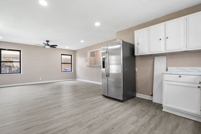 Building Photo - 1225 3rd Ave N