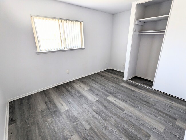 Building Photo - 917 Cabrillo Dr