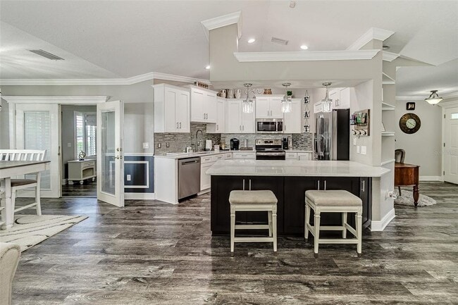 Building Photo - 5864 Manchester Dr W