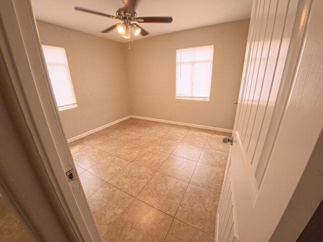 Building Photo - 449 E University Dr