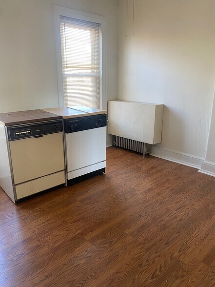 Building Photo - 48 Chestnut St