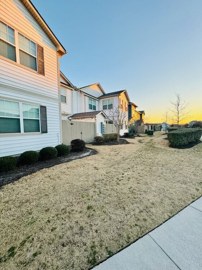 Building Photo - 4080 Trenwith Ln