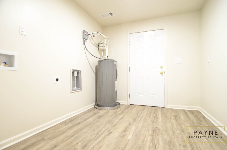 Building Photo - 1210 Zuber St