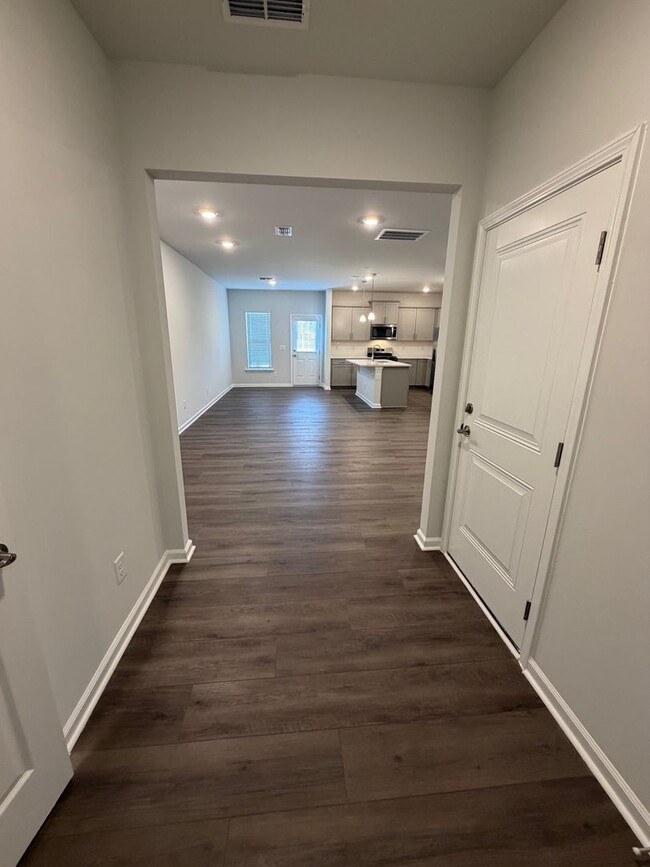 Building Photo - Gibsonville / Townhome