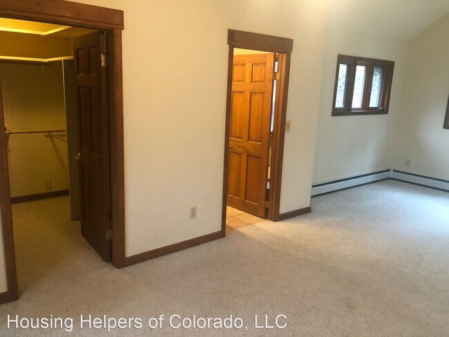 Building Photo - 3 br, 3 bath House - 2754 Lee Hill Drive