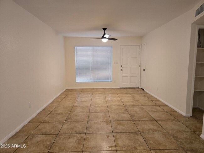 Building Photo - 715 N Arrowhead Dr